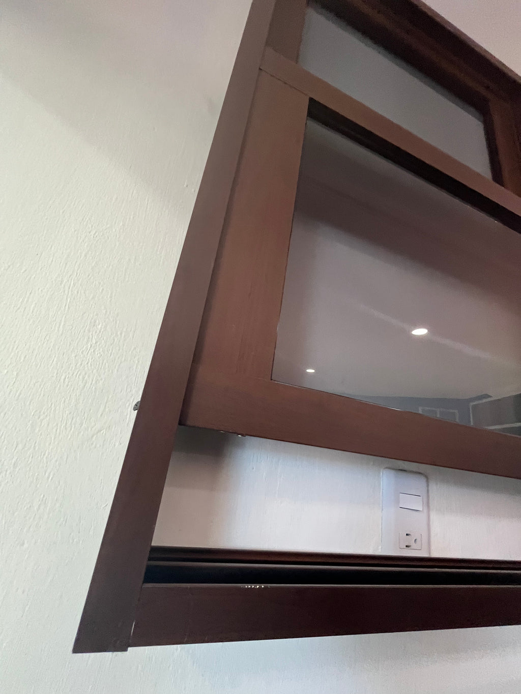 Ventana guillotina de aluminio o madera