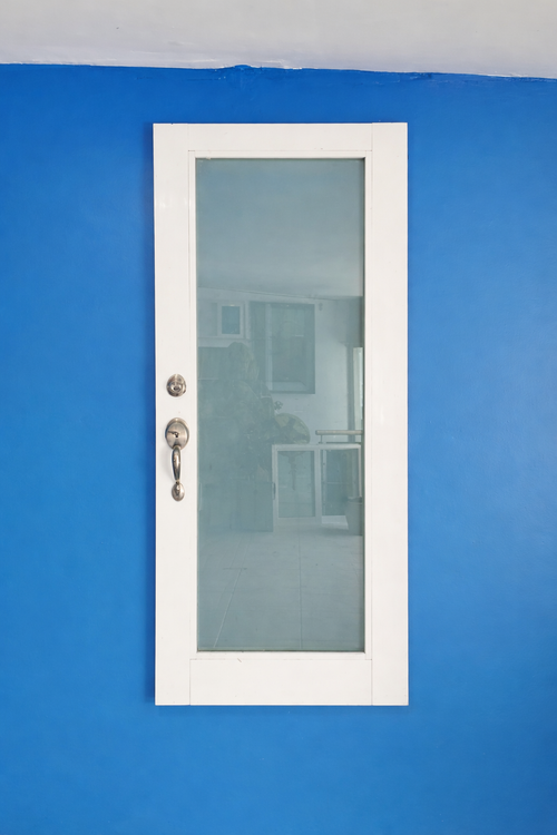Puerta eurovent con vidrio templado